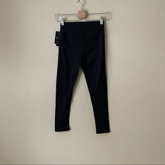 Premise Go-To Ankle Leggings - Picture 2 of 5